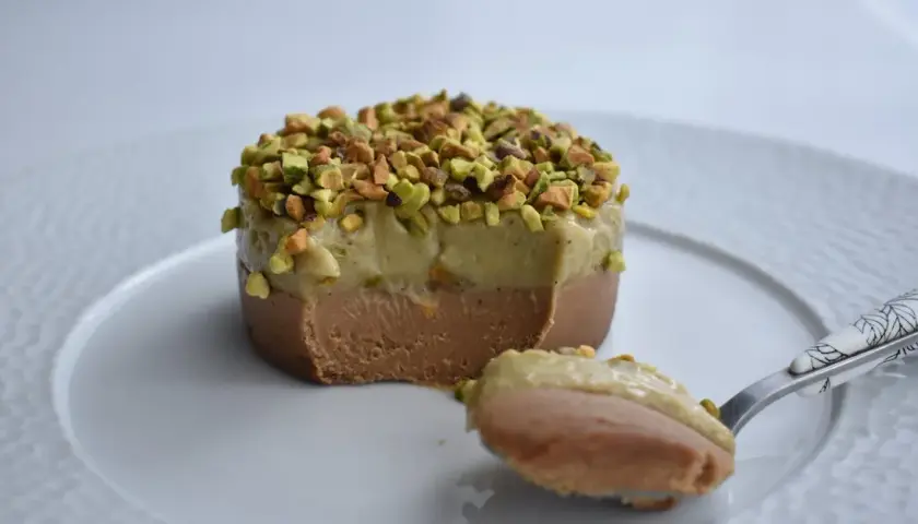 Triki na upieczenie perfekcyjnego biszkoptu czekoladowego z kremem