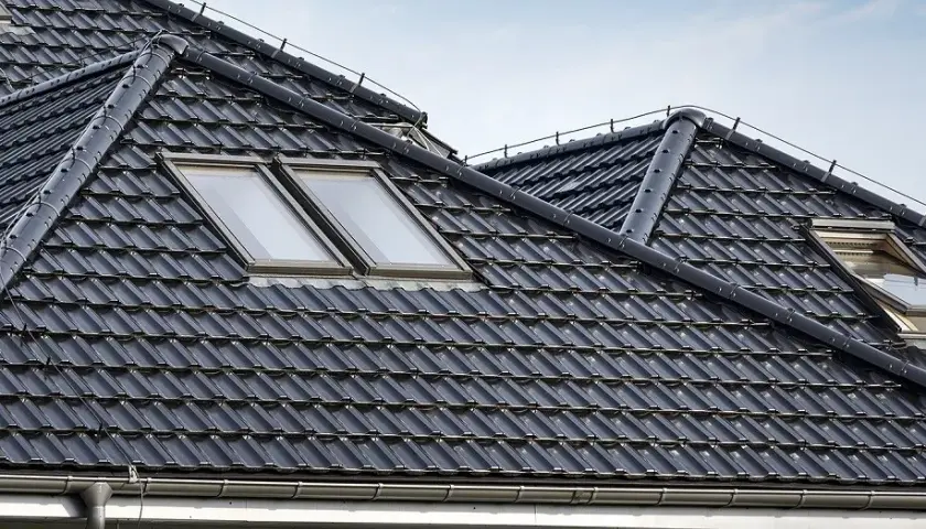 Jaka dachówka ceramiczna czy betonowa? Poznaj fakty przed zakupem