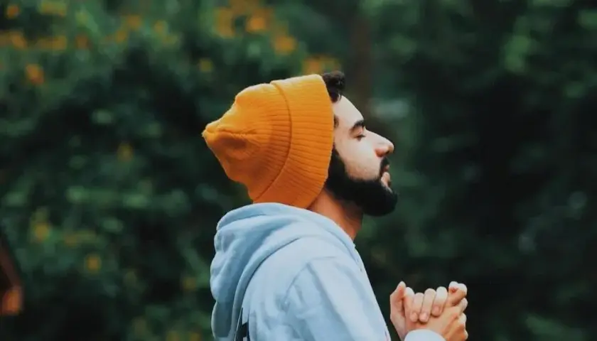 Czapka beanie co to jest? Poznaj historię, style i materiały czapek.