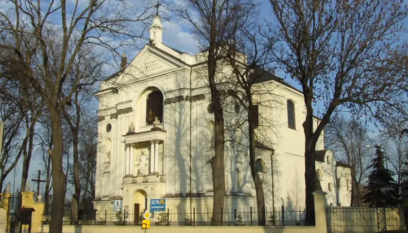 Sanktuarium w Rokitnie: niezwykłe miejsce kultu Matki Bożej Słuchającej