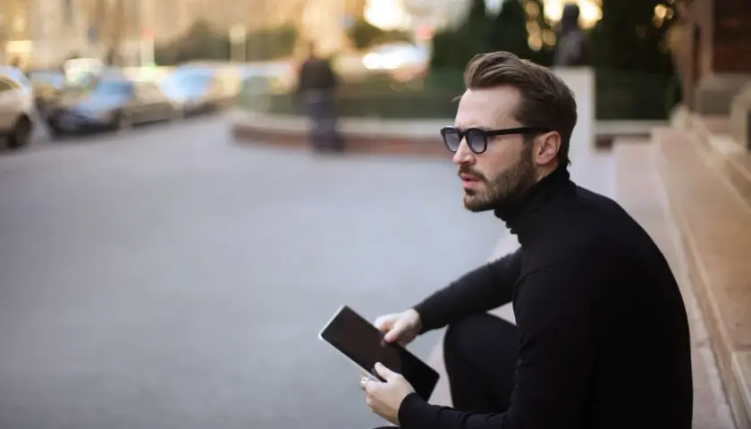 Jakie fryzury podobają się kobietom? Poznaj najmodniejsze style i kolory.
