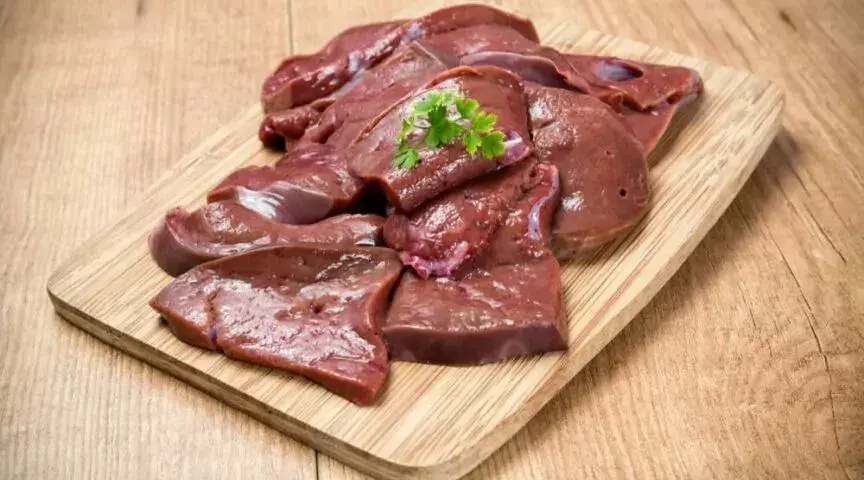 Czy pies może jeść wątróbkę? Bezpieczne porcje i korzyści zdrowotne