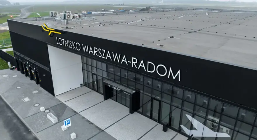 Radom (RDO): Gdzie polecisz? Loty regularne, czartery i nowości