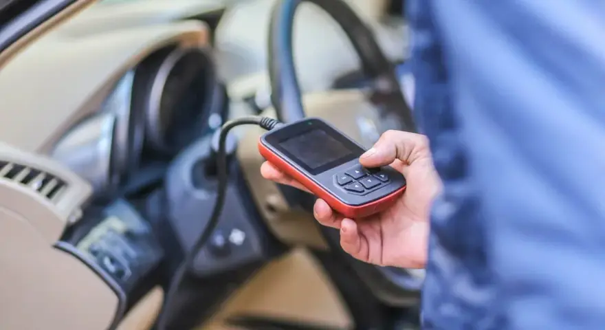 Diagnostyka Renault, sprawdzenie błędów DTC B1267 za pomocą czytnika OBD.