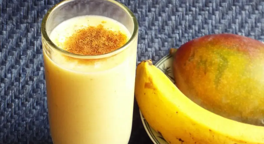 Pyszny koktajl z mango i banana – łatwy przepis na orzeźwienie