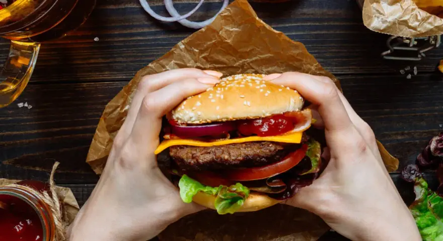 Hamburger: Od niemieckich korzeni do globalnej ikony wszystko, co musisz wiedzieć