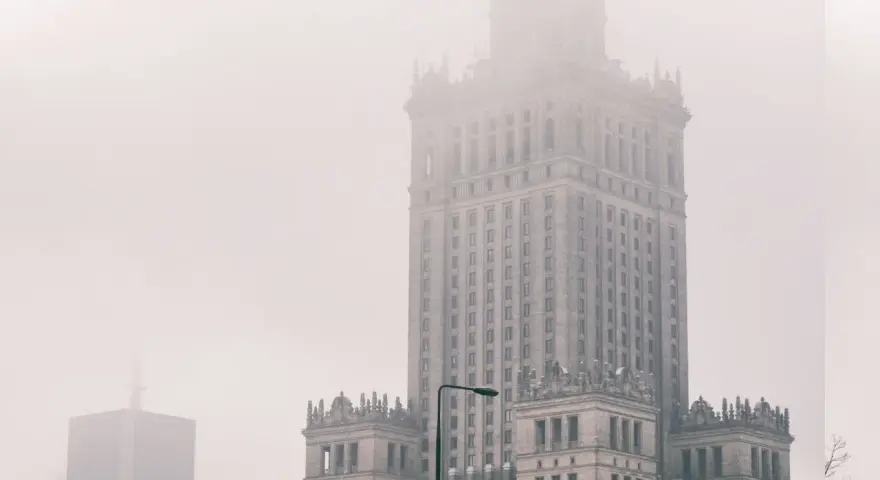 Mgła czy smog w Warszawie? Poznaj prawdę i zadbaj o zdrowie!