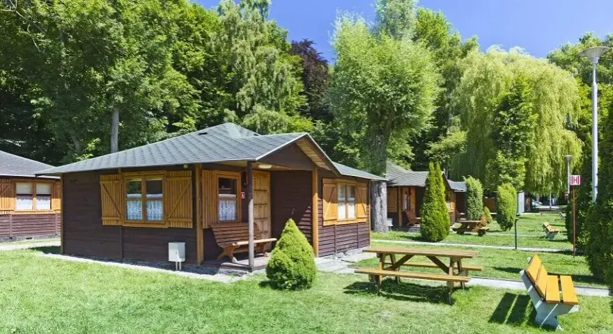 Ile kosztuje nocleg nad morzem? Ceny, które zaskoczą i oszczędzą
