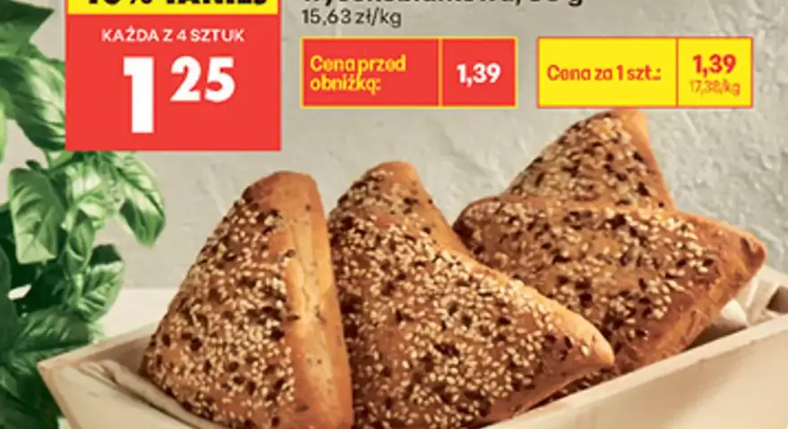 Bułka wysokobiałkowa z Biedronki, 80g, idealna na zdrową przekąskę. Niska cena i mało kcal.