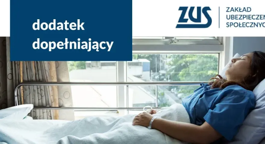 Kobieta w szpitalnym łóżku, ZUS informuje o dodatku do renty socjalnej.