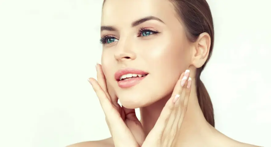 Ganzheitliches Facelift: Methoden, Kosten, Risiken & Heilung verstehen
