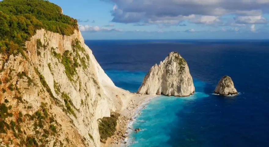 Zakynthos: Co zwiedzić? Pełny przewodnik po rajskich plażach i atrakcjach