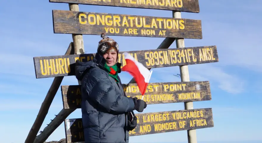 Zdobywca na szczycie Kilimandżaro, gdzie ile metrów ma Kilimandżaro? 5895 m n.p.m.