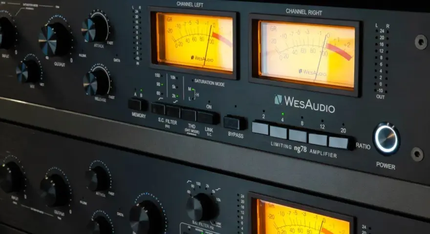 Profesjonalny kompresor audio WesAudio ng78 z dwoma analogowymi wskaźnikami VU.