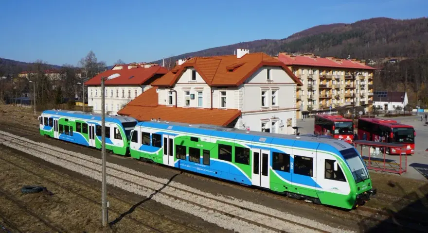 Jak dojechać w Bieszczady pociągiem - sprawdź kluczowe połączenia
