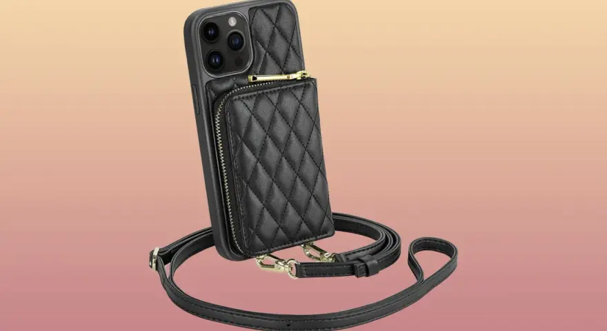 Eleganckie czarne etui na telefon z pikowaną kieszonką i paskiem na ramię. Idealne etui crossbody dla stylowej kobiety.