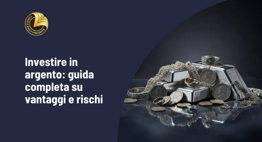Lingotti e monete di argento 950, gioielli e catene brillano su una superficie riflettente.