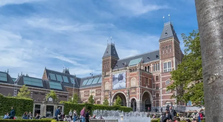 Muzeum sztuki nowoczesnej Amsterdam: Co musisz wiedzieć przed wizytą
