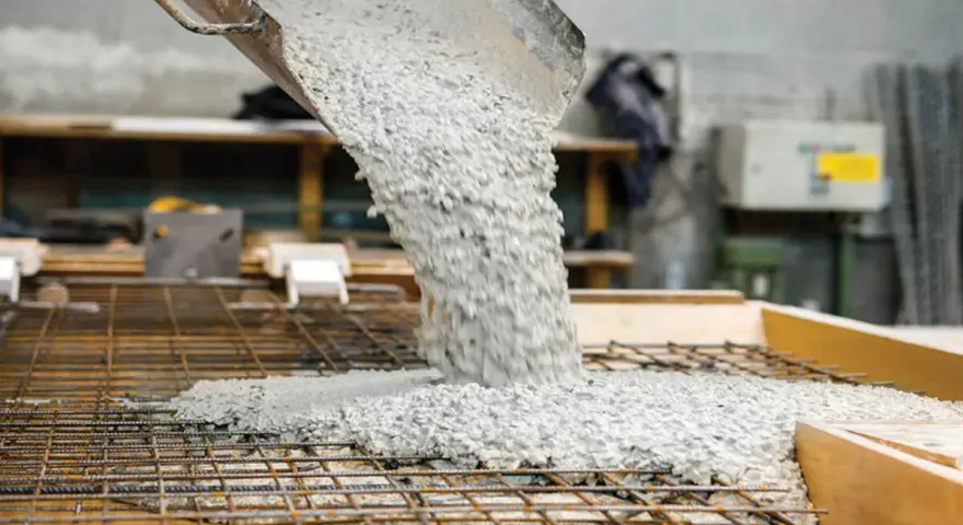 Beton z gruszki czy betoniarki - co wybrać dla swojego projektu?