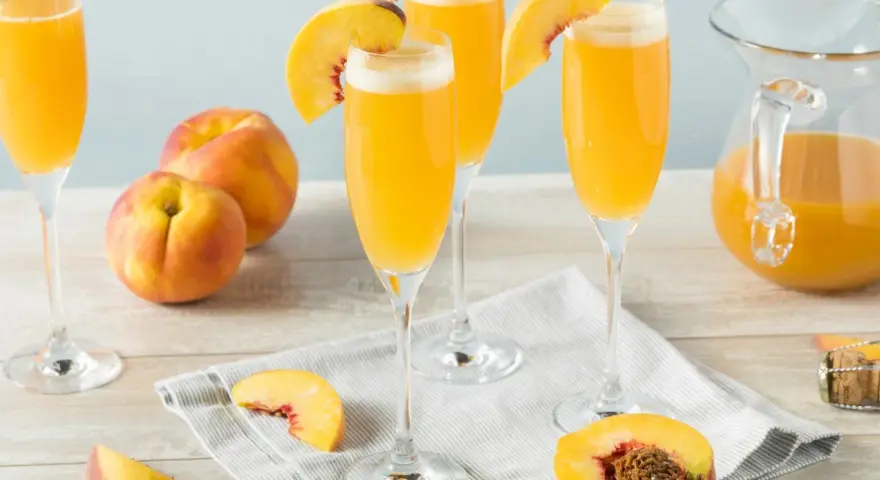 Bellini: przepis na drink idealny. Odkryj sekrety perfekcji!