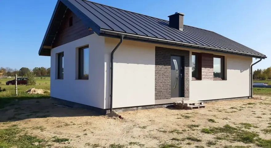 Ile kosztuje dom szkieletowy 100m2? Przegląd kosztów budowy i pułapek