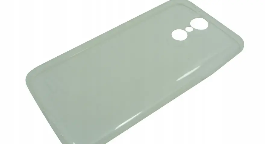 Przezroczyste etui na telefon LG K8 z wycięciami na aparat.