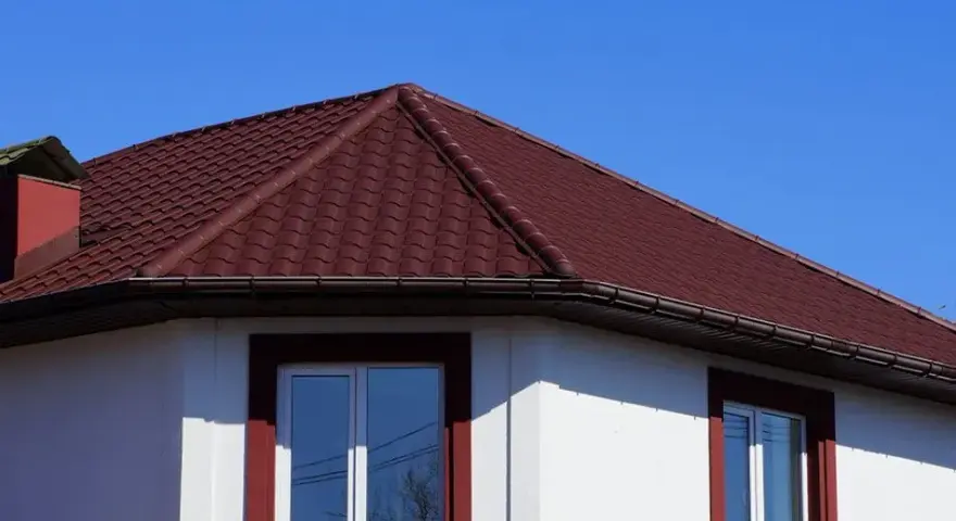 Wiśniowy dach jaka elewacja - idealne kolory i materiały do Twojego domu