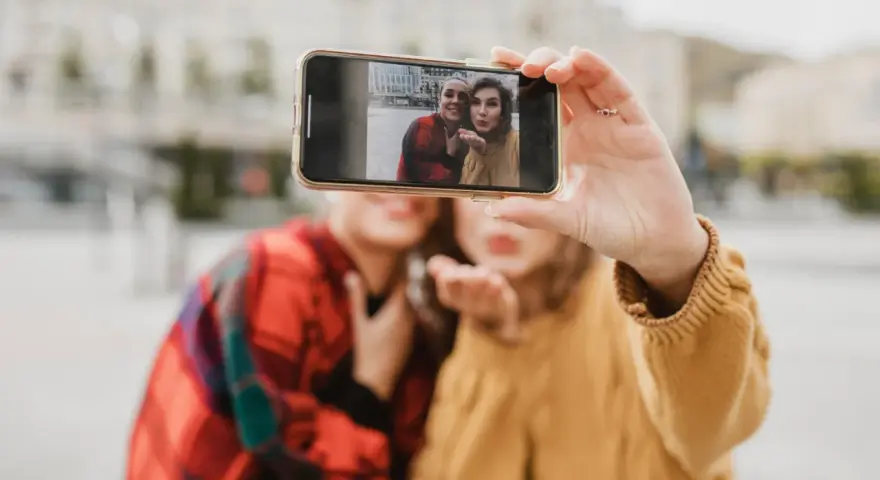 Zdjęcia z telefonu u fotografa: Jak wywołać perfekcyjne odbitki?