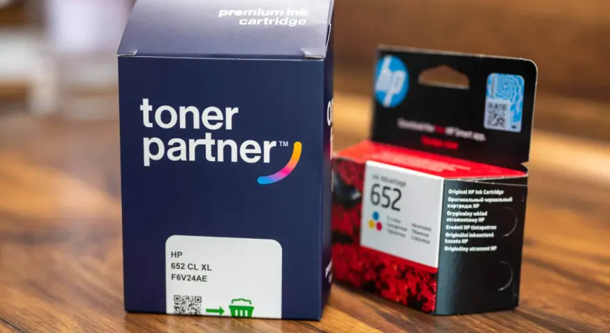 Pojemnik z tuszem do drukarki HP 652 CL XL i karton "toner partner".