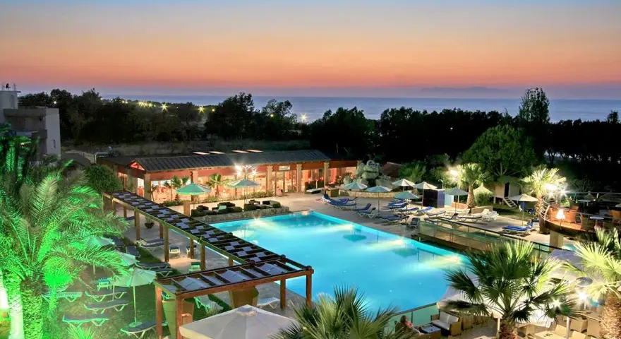 Relaks przy basenie, zapach morza, all senses ocean blue seaside resort opinie.