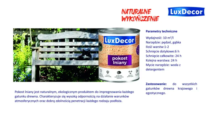 Czarny kot na ławce w ogrodzie obok puszki z napisem "pokost lniany" LuxDecor. Naturalne wykończenie drewna.