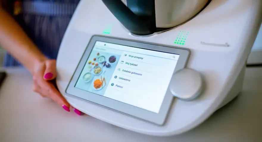 Bezpieczny transport Thermomixa: tryb transportu, auto, samolot