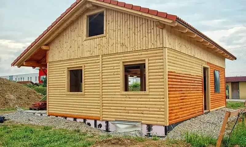 Ocieplenie domu drewnianego styropianem – czy to naprawdę możliwe?