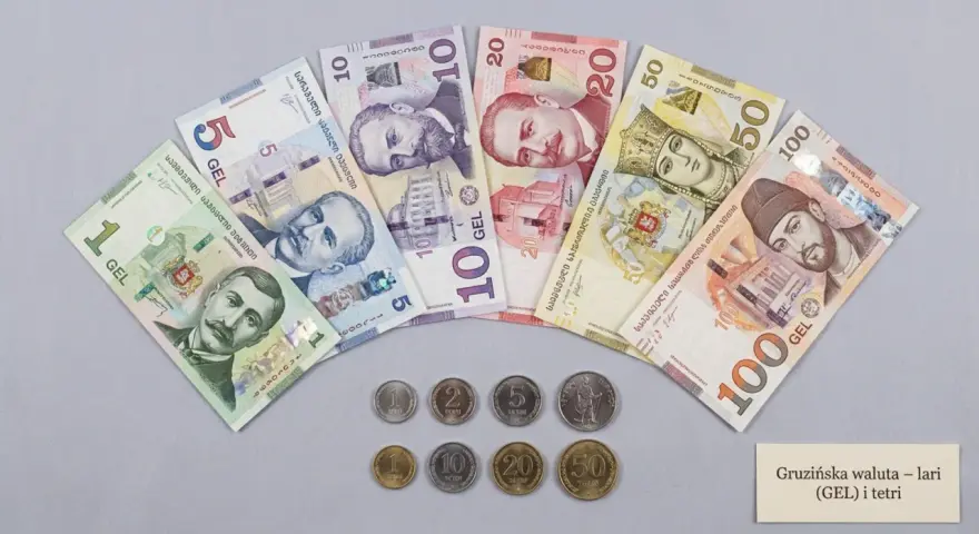 Gruzińska waluta - lari (GEL) i tetri. Banknoty o nominałach 1, 5, 10, 20, 50, 100 GEL oraz monety. Ceny w Gruzji są zróżnicowane.