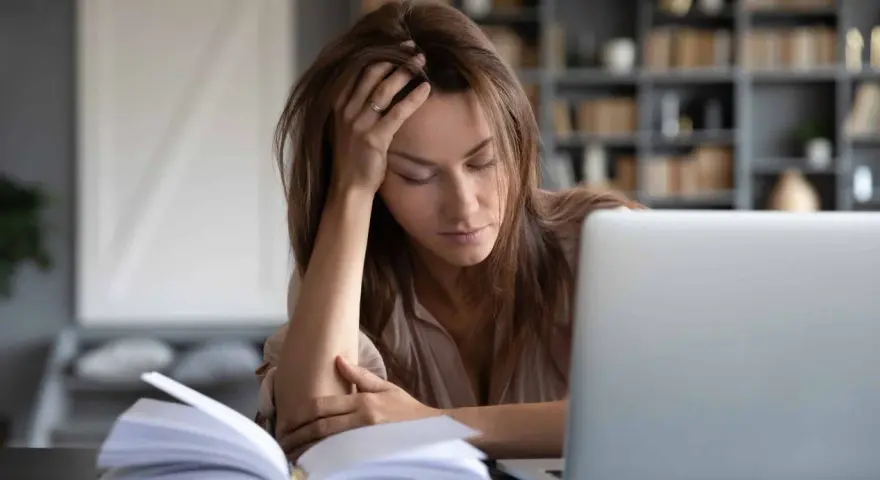 Ciągłe zmęczenie i senność: jakie badania mogą pomóc w diagnozie?