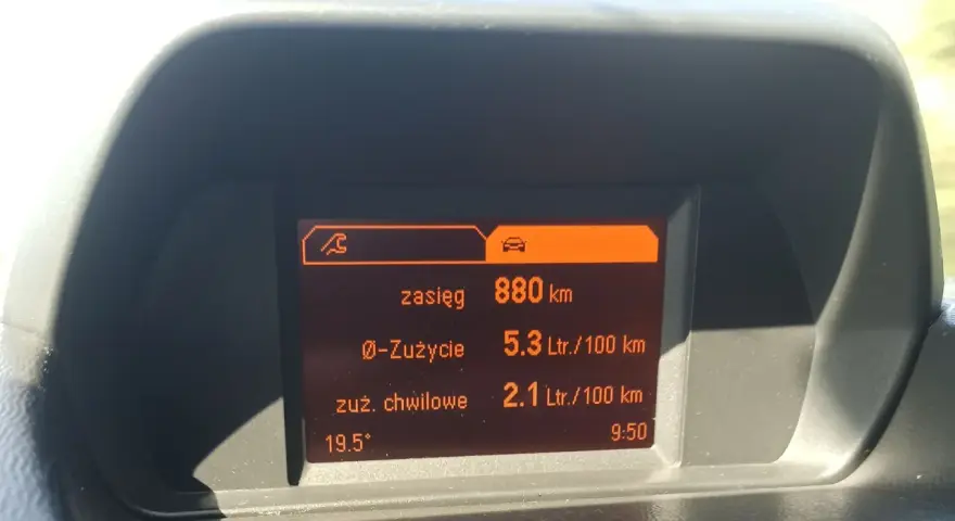 Pojemność baku Opel Meriva 1.4: Ile litrów? Rezerwa i zasięg