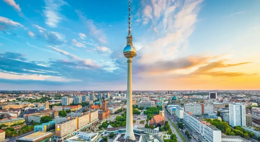 Wieża telewizyjna w Berlinie, idealne miejsce na podziwianie panoramy miasta. Bilety warto kupić online!