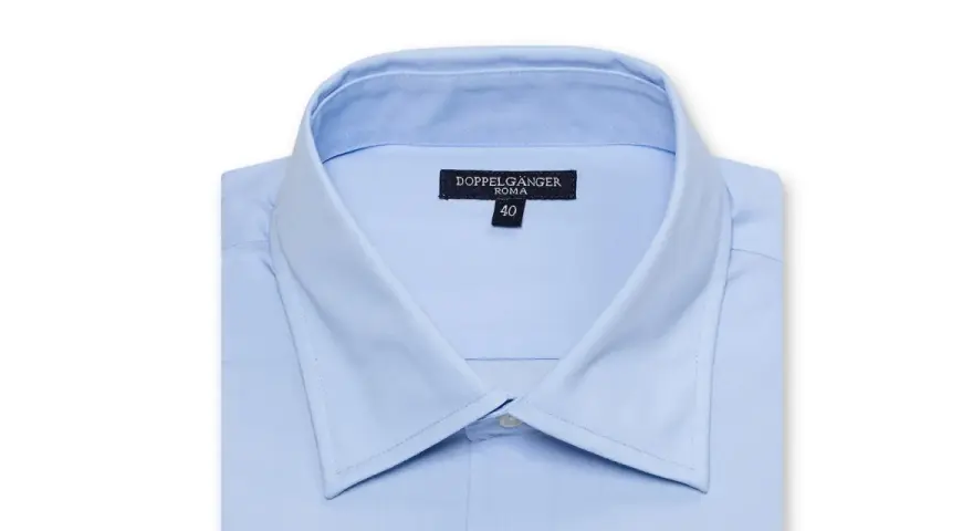 Camicia azzurra con colletto kent, taglia 40, marca Doppelgänger Roma.