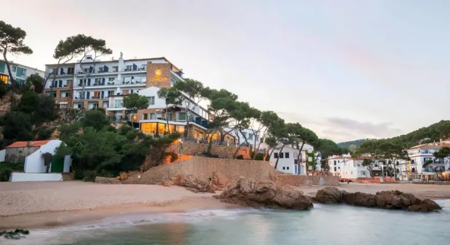 Hotel Hostalillo Tamariu: Vistas al mar y relax único en Costa Brava