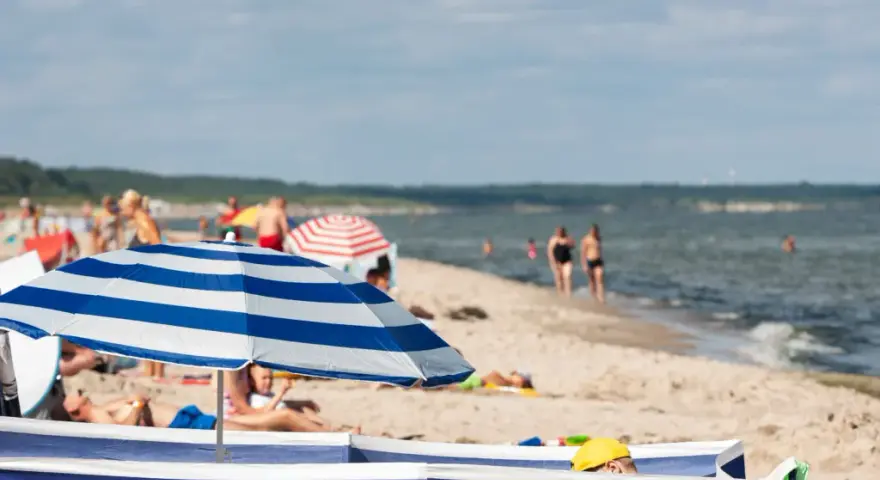 Kąpieliska nad Bałtykiem: Sprawdź, które zamknięte! Bezpieczne wakacje