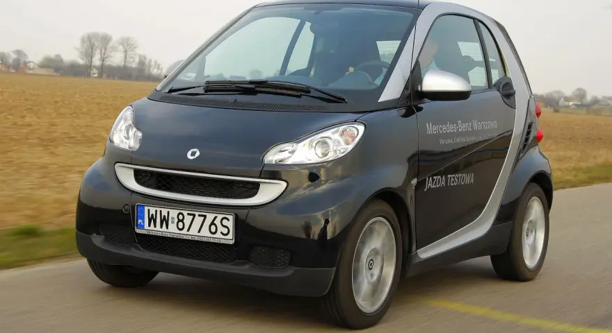 Pojemność baku Smart – porównanie modeli i ich osiągi paliwowe