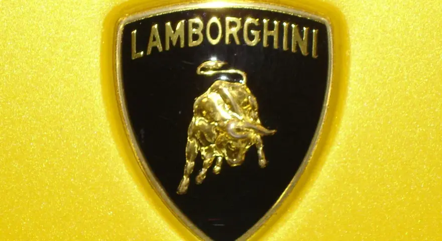 Jak wygląda znaczek Lamborghini? Odkryj jego nowoczesny design i zmiany