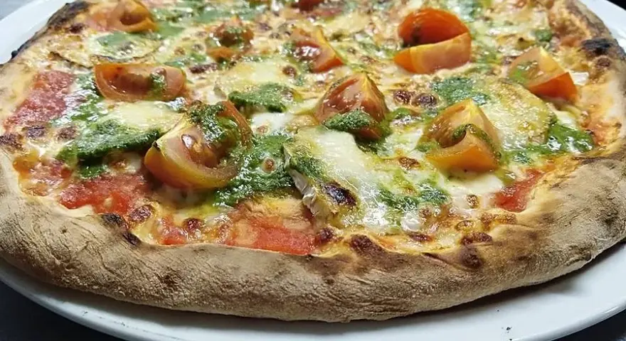 Pizzería Vulcano Granada: Locales, carta, ofertas y opiniones