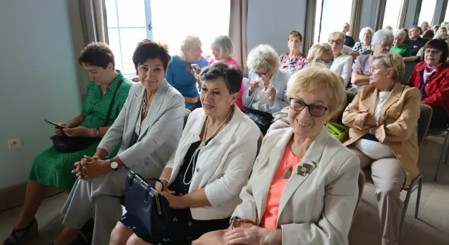 Uniwersytet Trzeciego Wieku Szczecin - edukacja dla seniorów bez ograniczeń