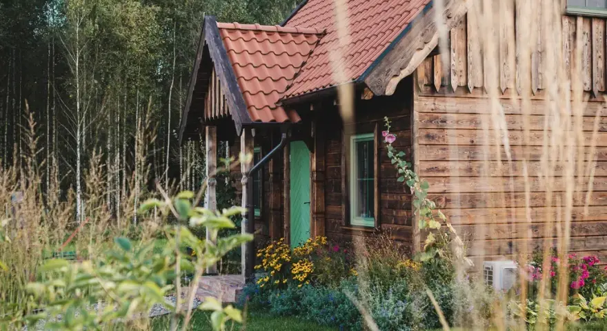 Urokliwe domki nad jeziorem Podlasie - wypoczynek w naturze bez zgiełku