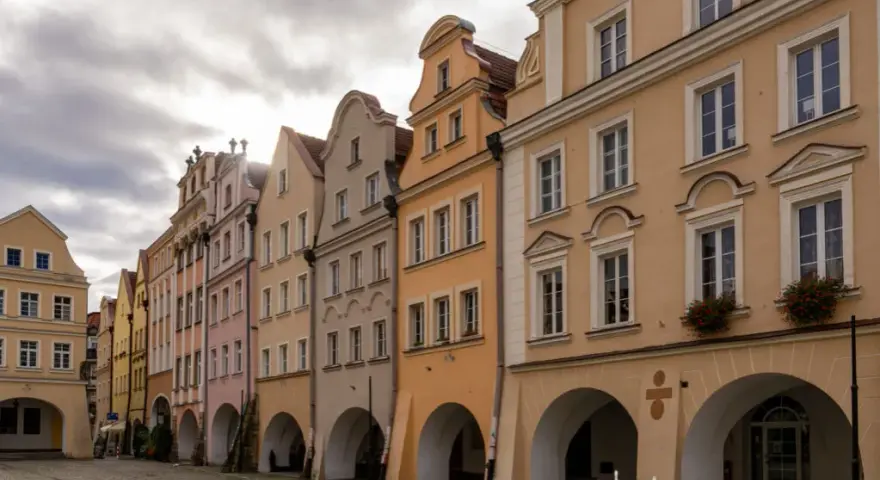 Jelenia Góra: przewodnik po atrakcjach, zabytkach i Karkonoszach