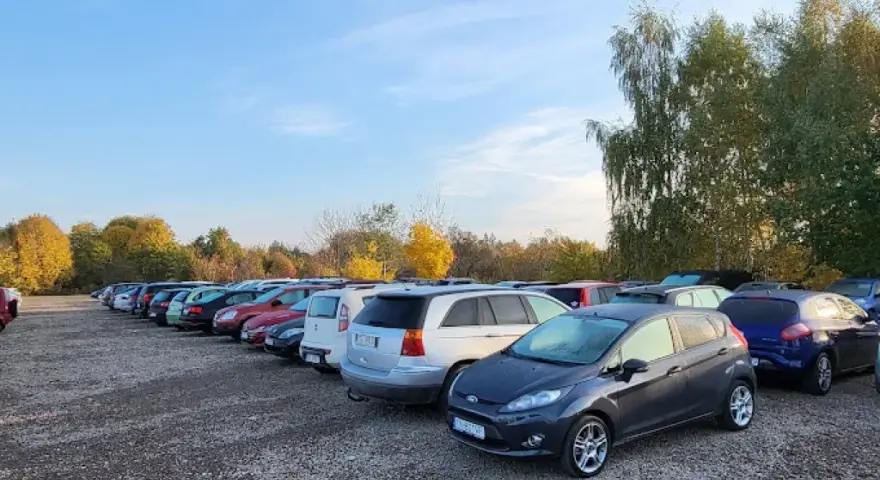 Parking Wrocław Lotnisko: Oficjalny czy prywatny? Porównaj i wybierz!