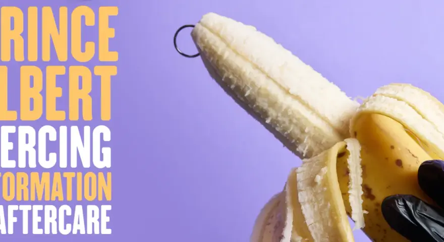 Banan z kółkiem, symbolizującym kolczyk w chuju, na fioletowym tle. Tekst: "PRINCE ALBERT PIERCING INFORMATION & AFTERCARE".
