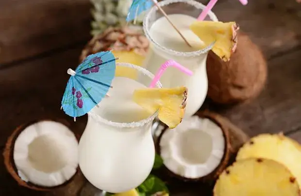 Najlepsze drinki z mlekiem: pyszne przepisy na każdą okazję