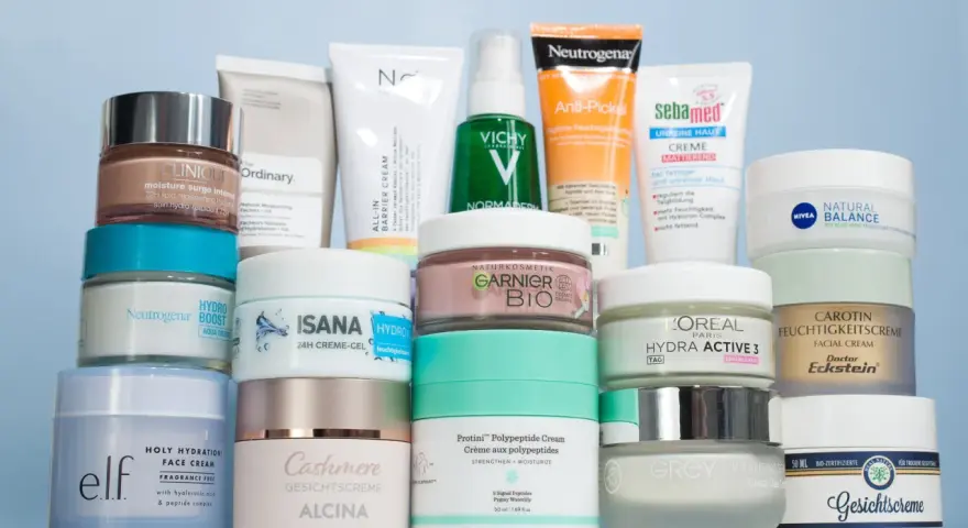 Trockene Haut? Die beste Creme mit Hyaluron, Ceramiden & Urea